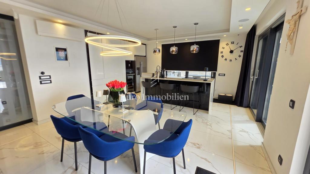 Crikvenica - casa con piscina e terreno edificabile