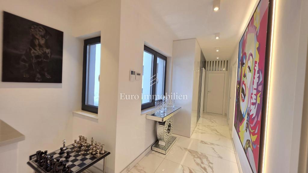 Crikvenica - casa con piscina e terreno edificabile