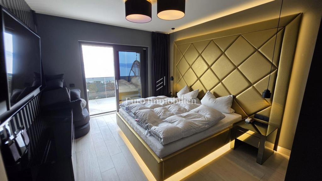 Crikvenica - casa con piscina e terreno edificabile