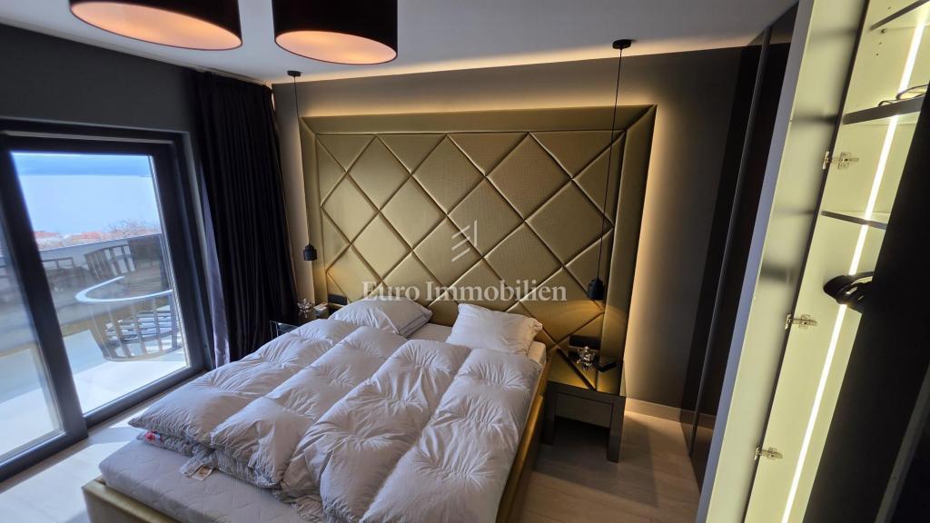 Crikvenica - casa con piscina e terreno edificabile