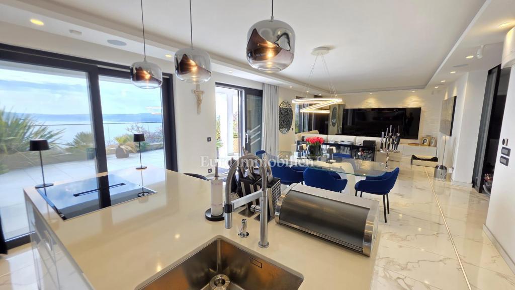 Crikvenica - casa con piscina e terreno edificabile