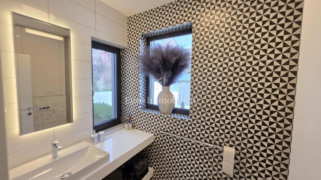 Crikvenica - casa con piscina e terreno edificabile