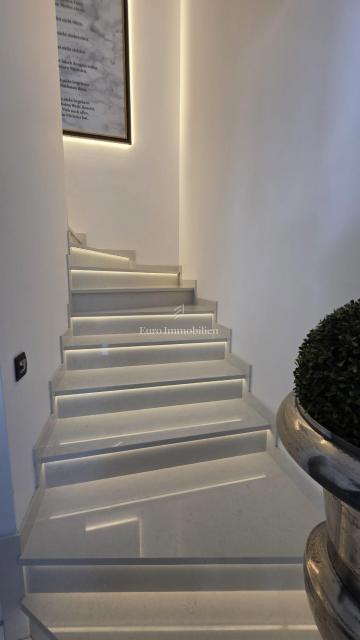 Crikvenica - casa con piscina e terreno edificabile