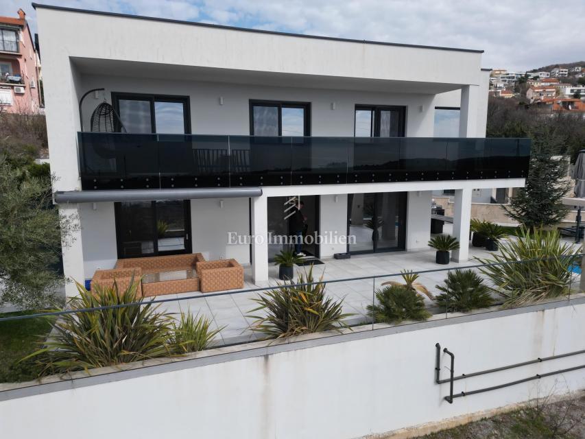 Crikvenica - casa con piscina e terreno edificabile