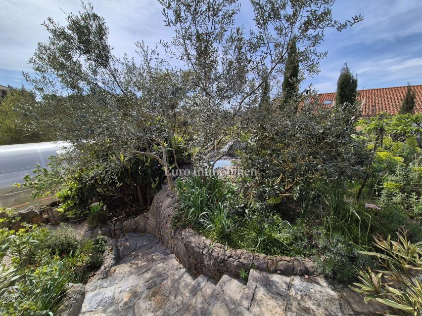 Krk - dintorni, casa indipendente con ampio giardino