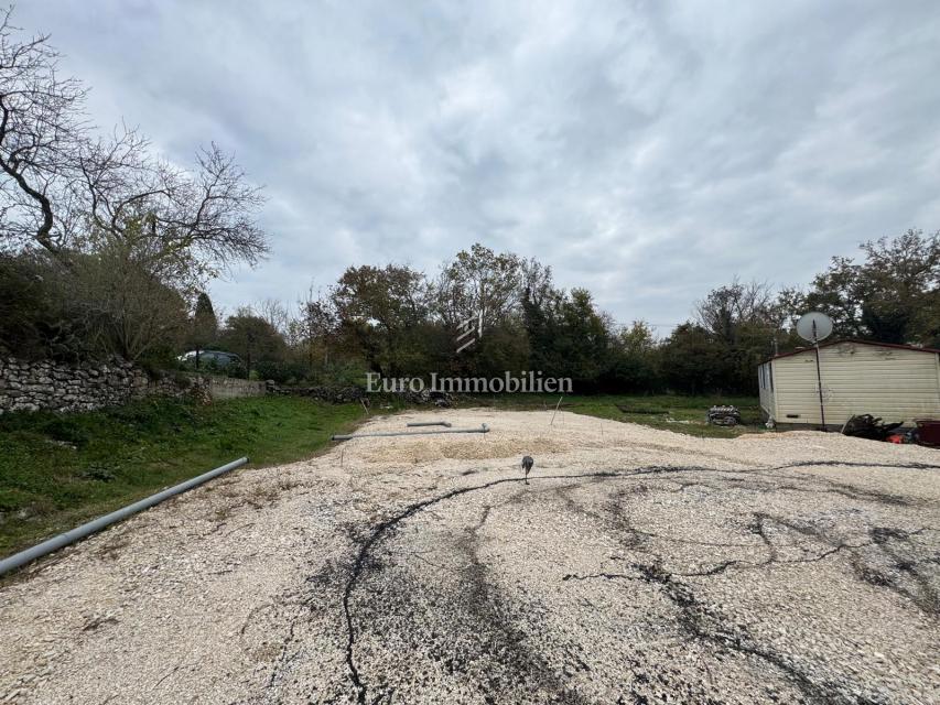 Labin - terreno edificabile con permesso di costruire