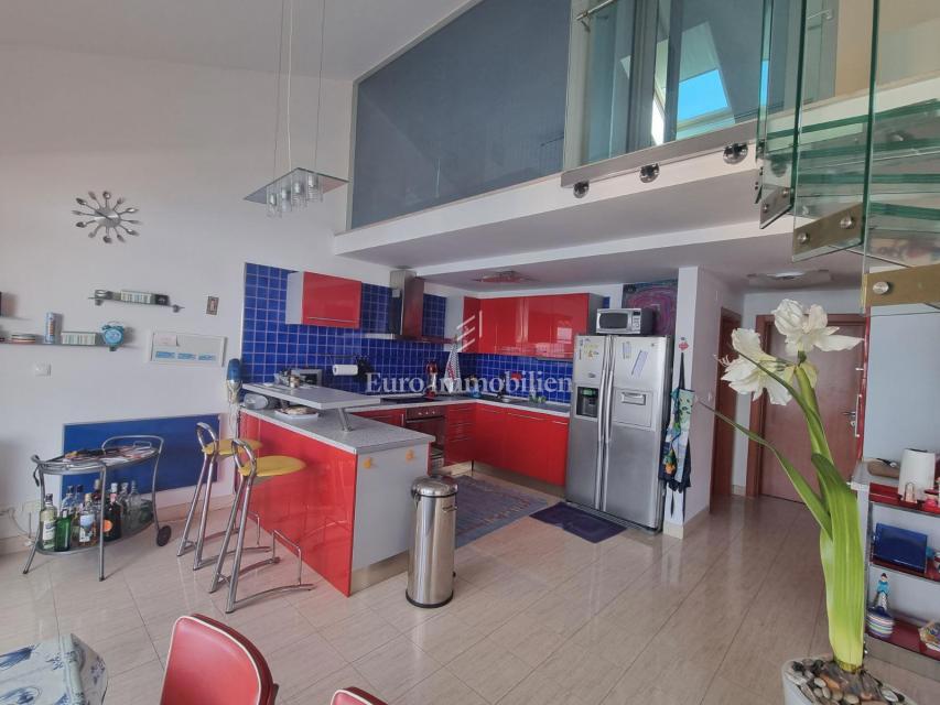 Apartment first row to the sea, Selce