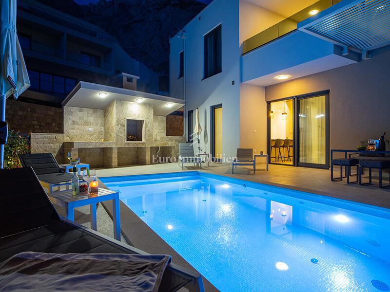 Veliko Brdo - nuova villa con piscina e vista mare