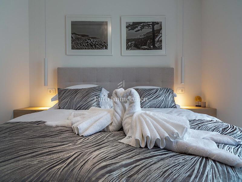 Veliko Brdo - nuova villa con piscina e vista mare