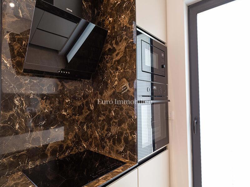 Veliko Brdo - nuova villa con piscina e vista mare