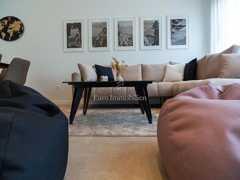 Veliko Brdo - nuova villa con piscina e vista mare