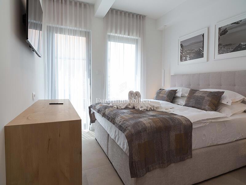 Veliko Brdo - nuova villa con piscina e vista mare