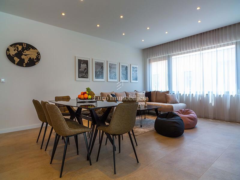 Veliko Brdo - nuova villa con piscina e vista mare