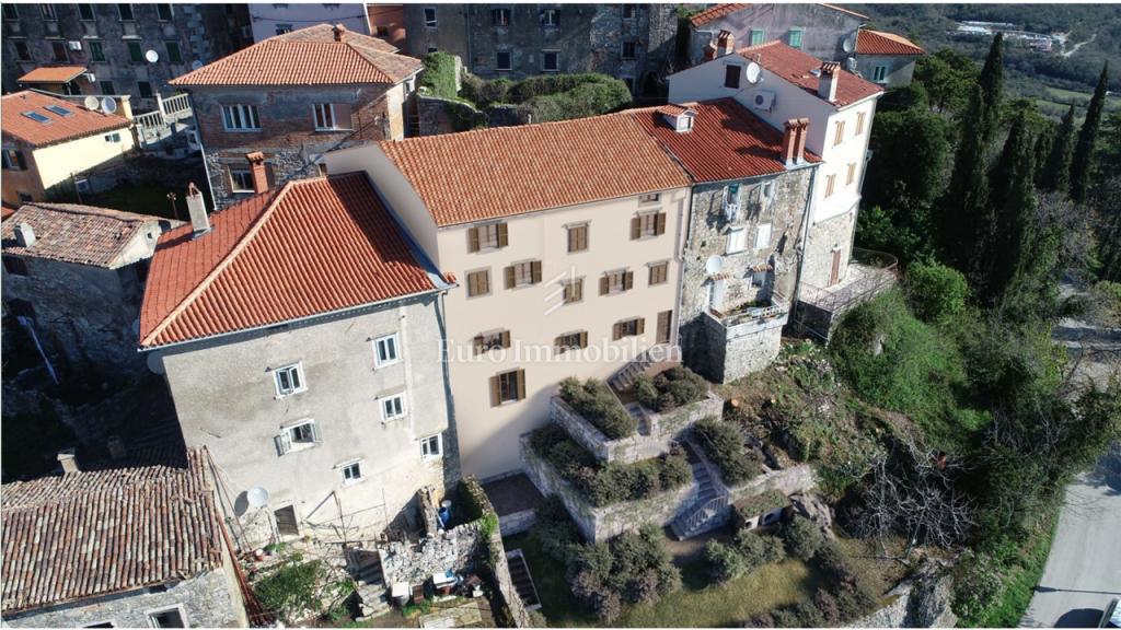 Albona - casa con progetto e permesso di costruzione per hotel