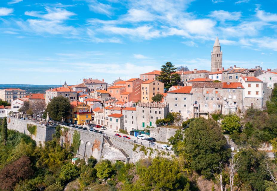 Albona - casa con progetto e permesso di costruzione per hotel