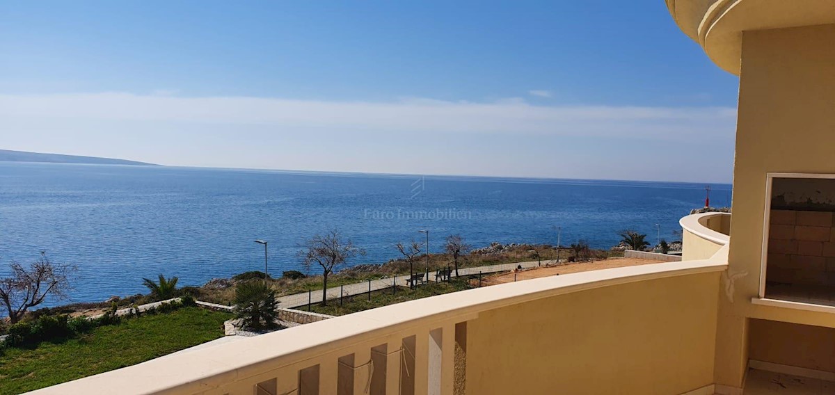 Povljana - Apartment by the sea - sale