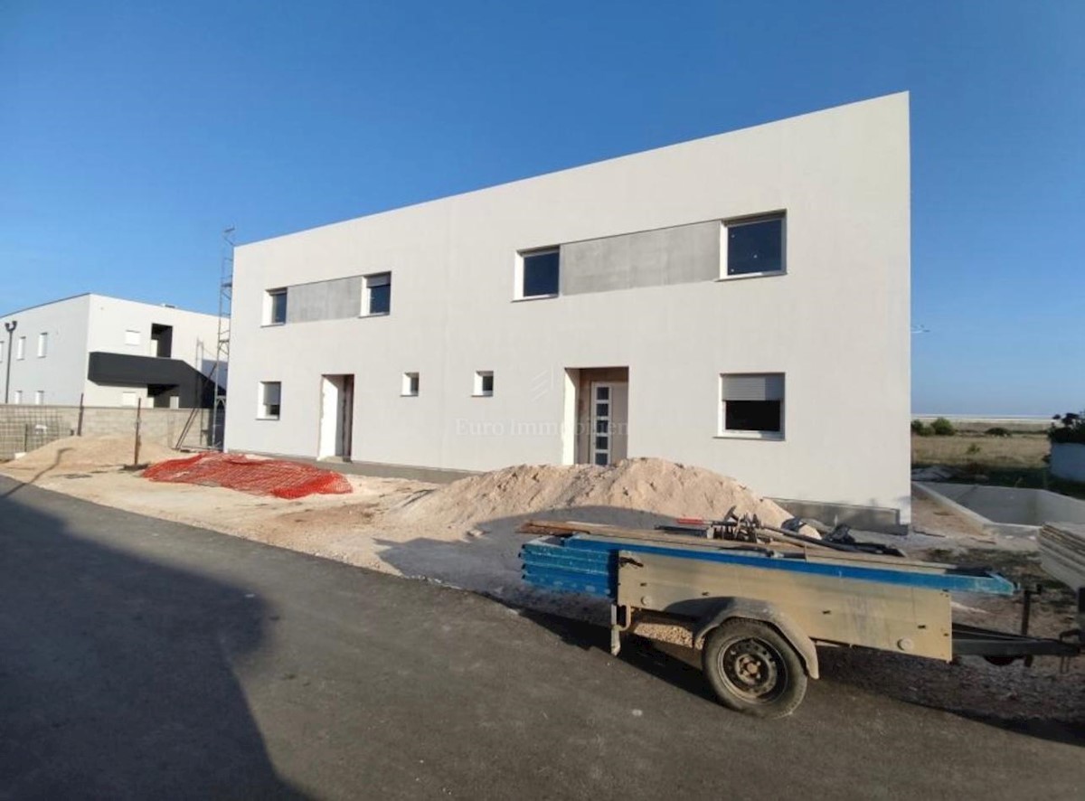 Modern semi-detached villa with pool, island of Vir