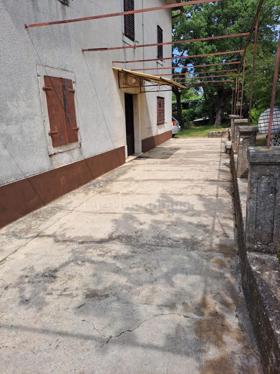 Old stone house for renovation, near Malinska