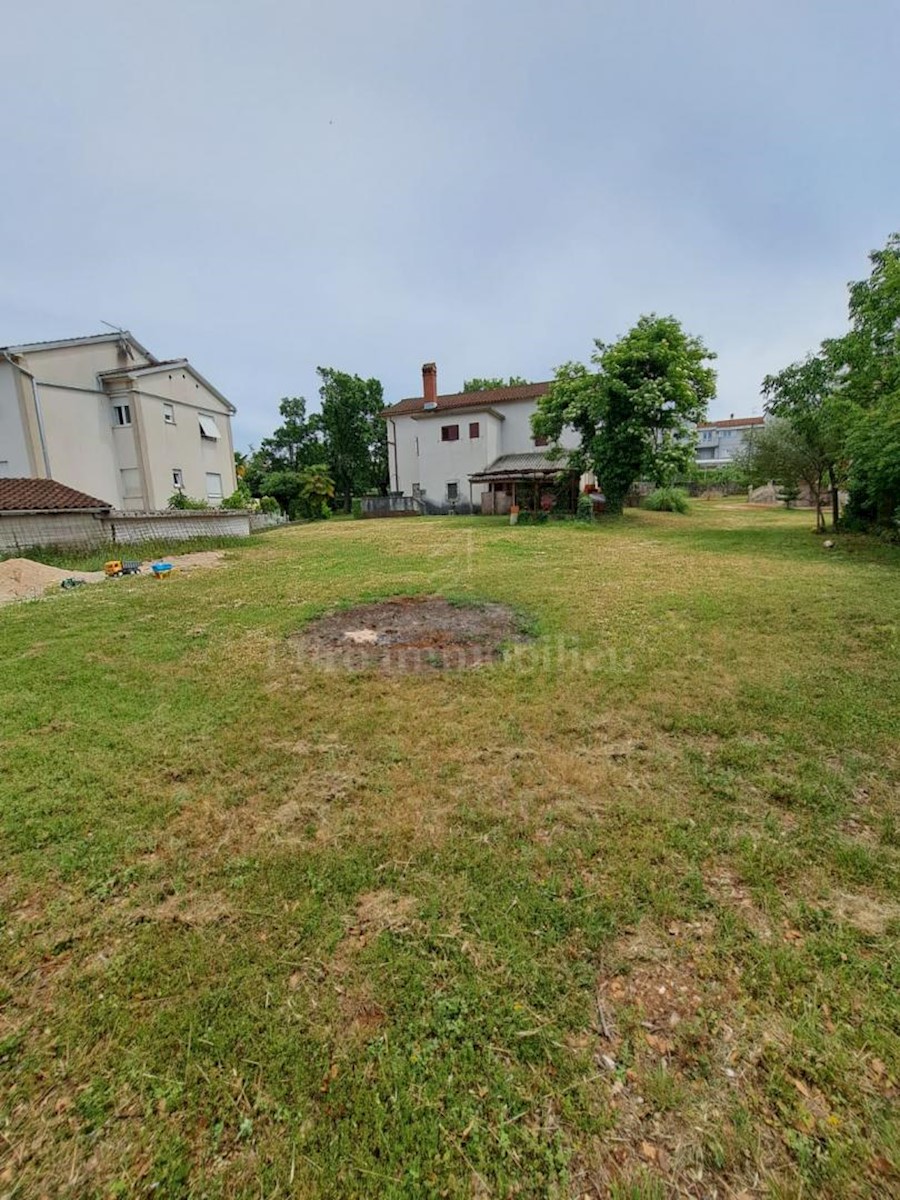 Old stone house for renovation, near Malinska