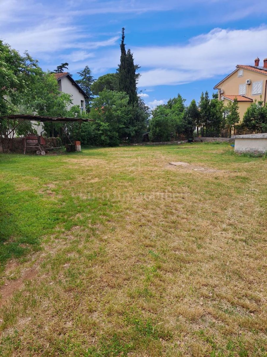 Old stone house for renovation, near Malinska