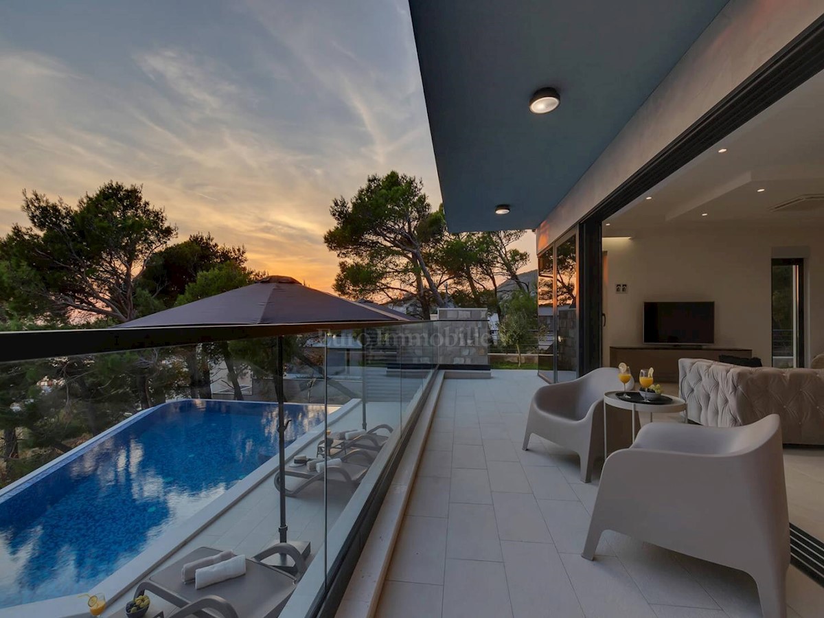 Luxury villa with pool, Makarska