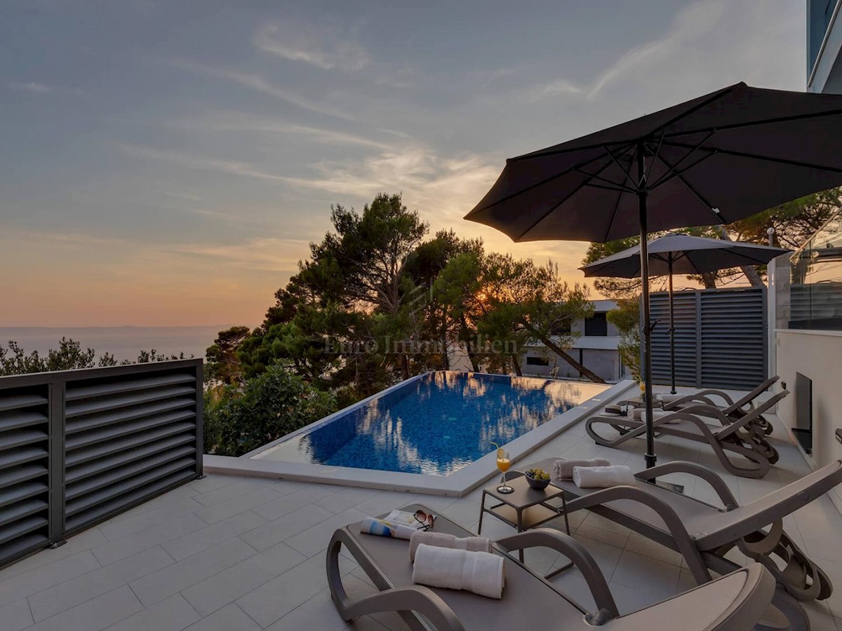 Luxury villa with pool, Makarska