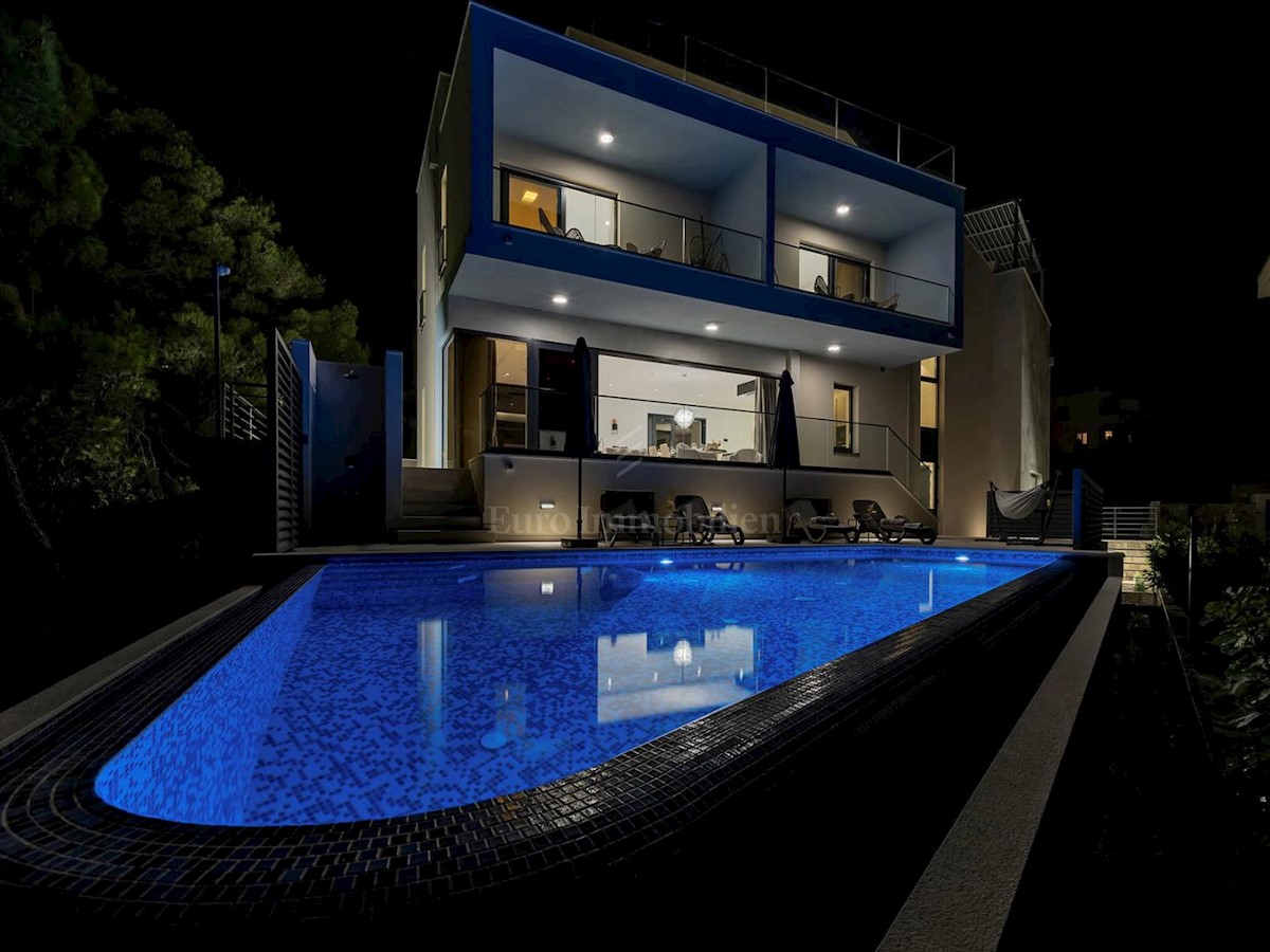 Luxury villa with pool, Makarska