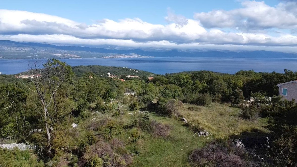 Terreno con vista mare - isola di Krk