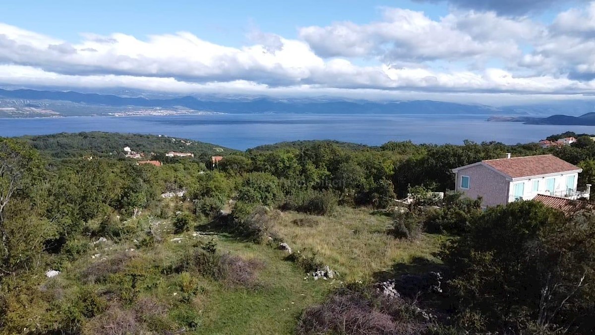 Terreno con vista mare - isola di Krk