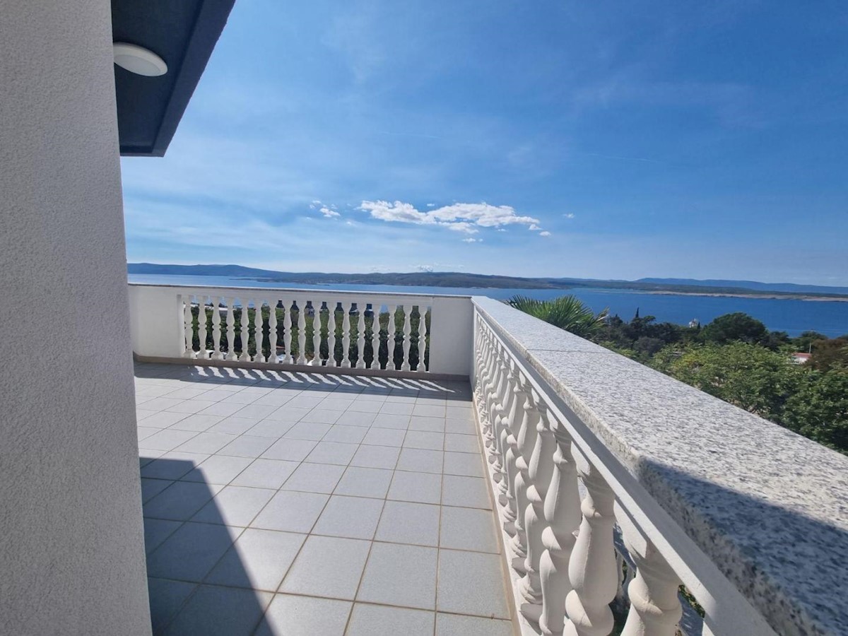 House with swimming pool and beautiful view of the sea