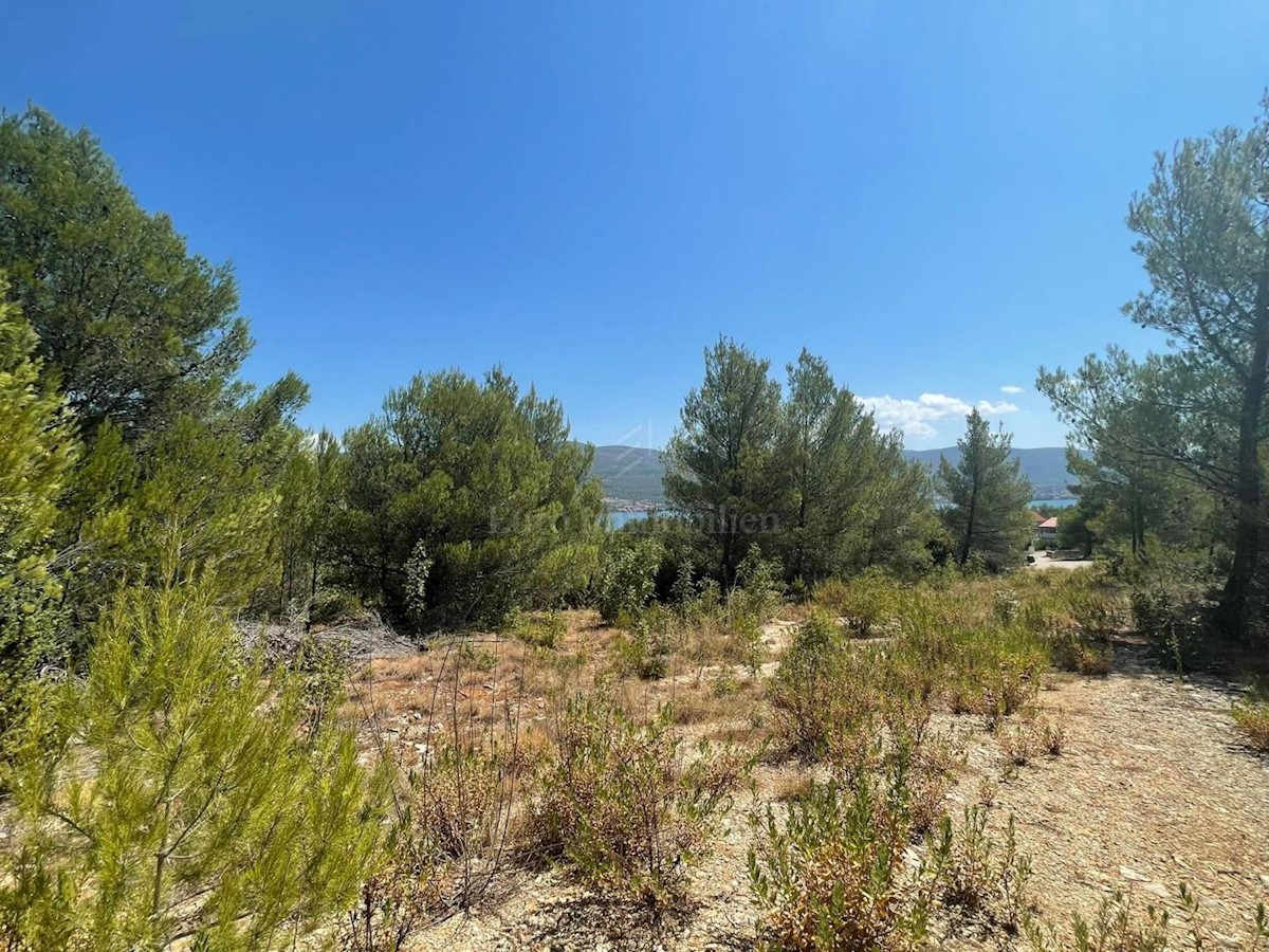 Building land in a great location, Pridraga