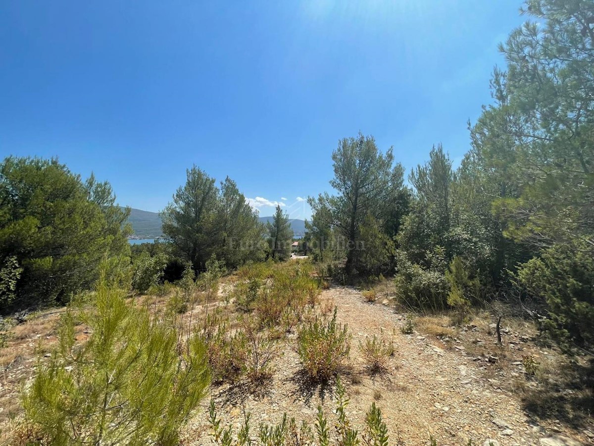 Building land in a great location, Pridraga