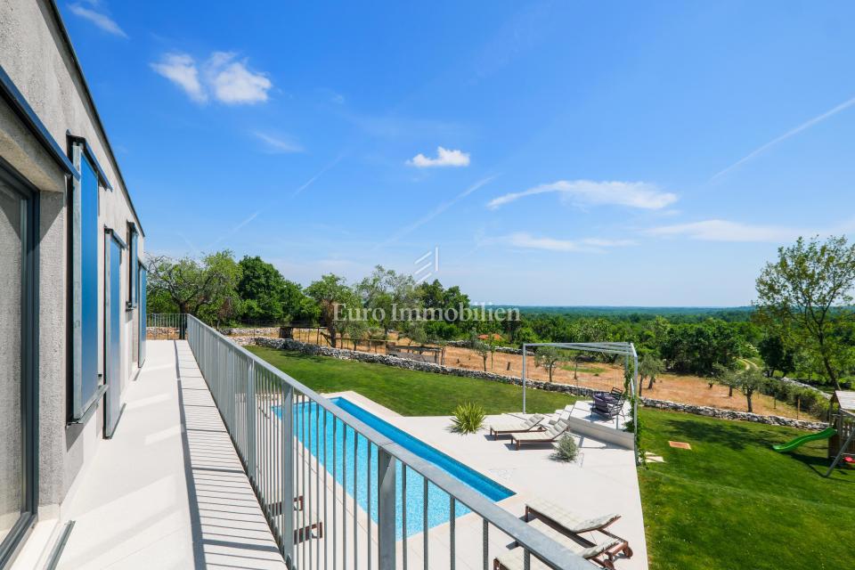 Luxury villa in a peaceful location near Barban, Istria