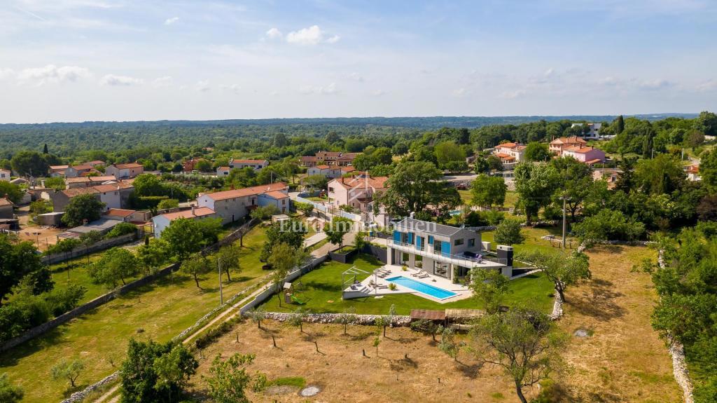 Luxury villa in a peaceful location near Barban, Istria