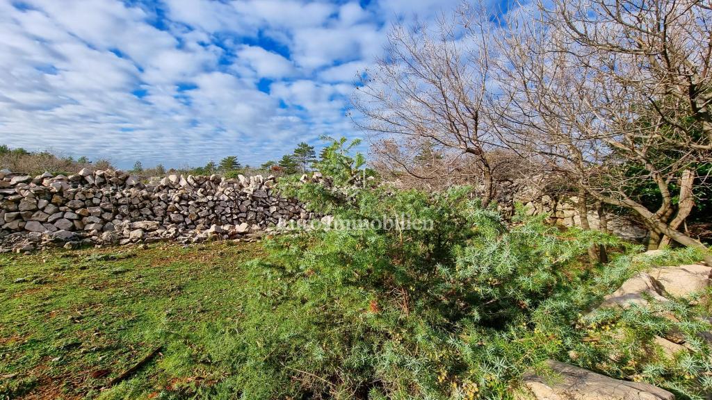 Casa in pietra nella natura selvaggia, 300 m dal mare, isola di Krk