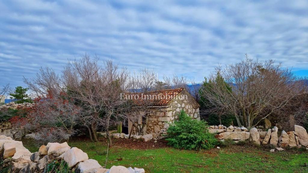 Casa in pietra nella natura selvaggia, 300 m dal mare, isola di Krk