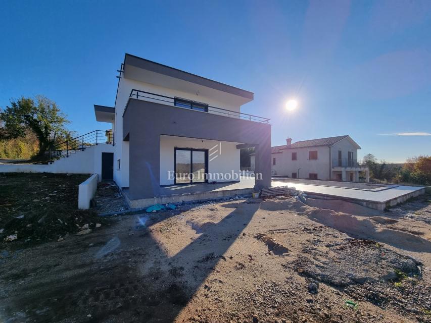 Villa moderna con piscina in costruzione, nelle vicinanze di Labin