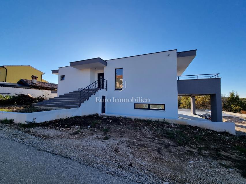 Villa moderna con piscina in costruzione, nelle vicinanze di Labin