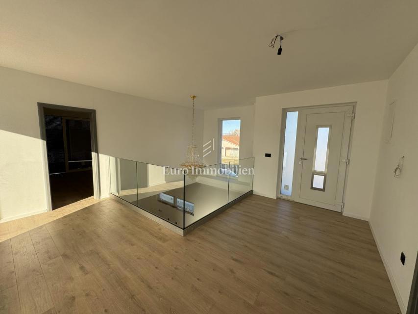 Villa moderna con piscina in costruzione, nelle vicinanze di Labin