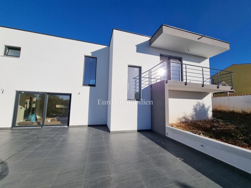 Villa moderna con piscina in costruzione, nelle vicinanze di Labin