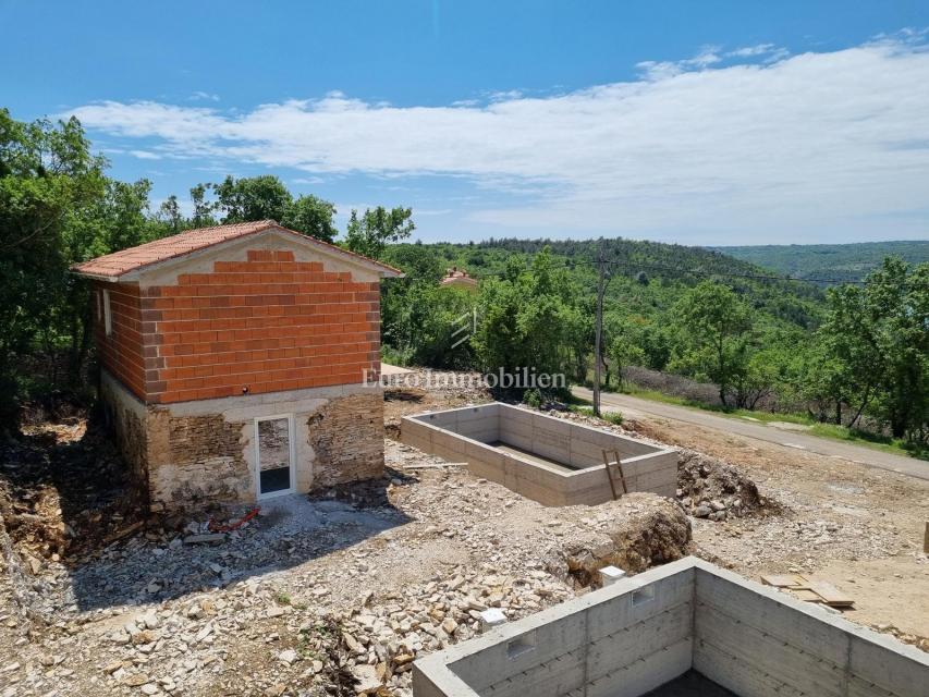 Due case in pietra con vista mare, dintorni di Albona