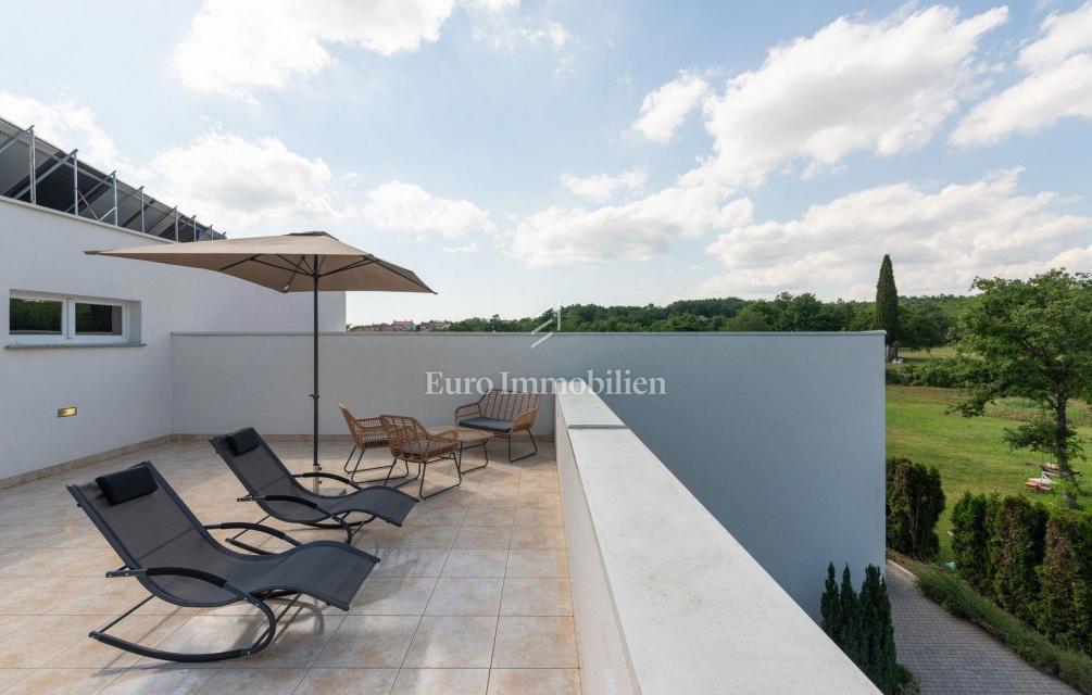 Dintorni di Rovigno, bellissima villa con due piscine e sauna