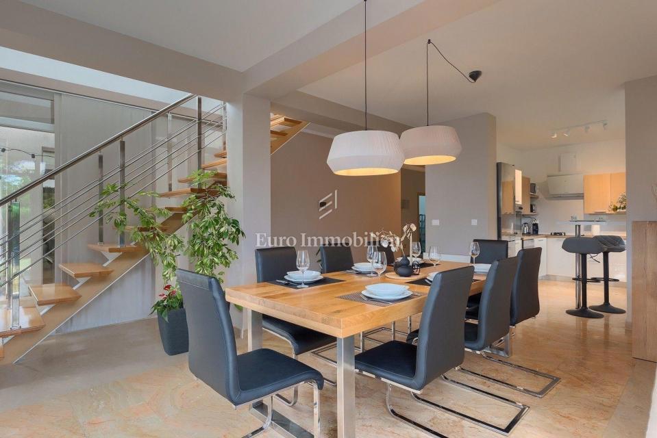 Dintorni di Rovigno, bellissima villa con due piscine e sauna