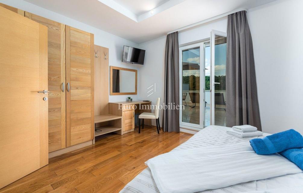 Dintorni di Rovigno, bellissima villa con due piscine e sauna