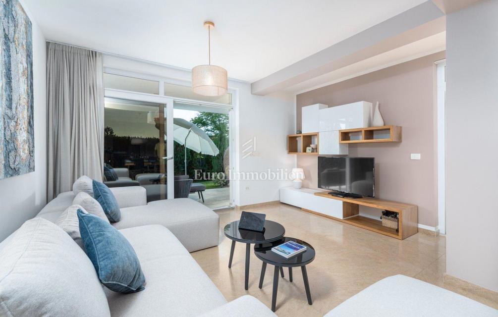 Dintorni di Rovigno, bellissima villa con due piscine e sauna