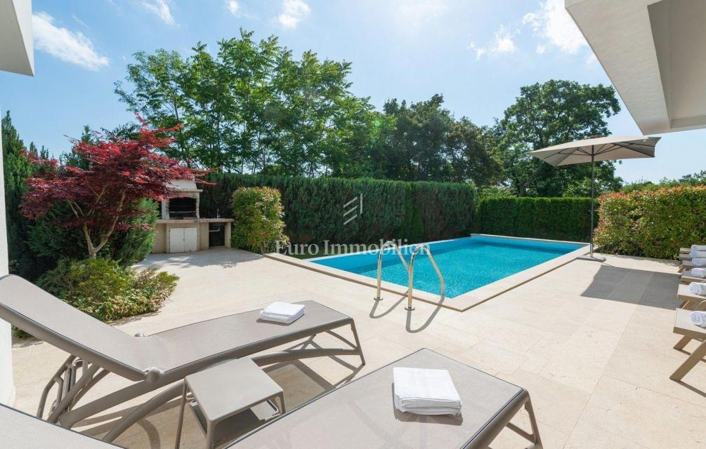 Dintorni di Rovigno, bellissima villa con due piscine e sauna