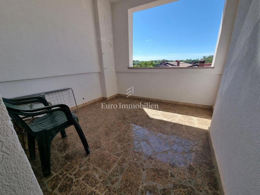 Potenziale! Casa in pietra con 2300 mq di terreno edificabile