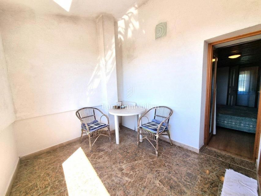Potenziale! Casa in pietra con 2300 mq di terreno edificabile