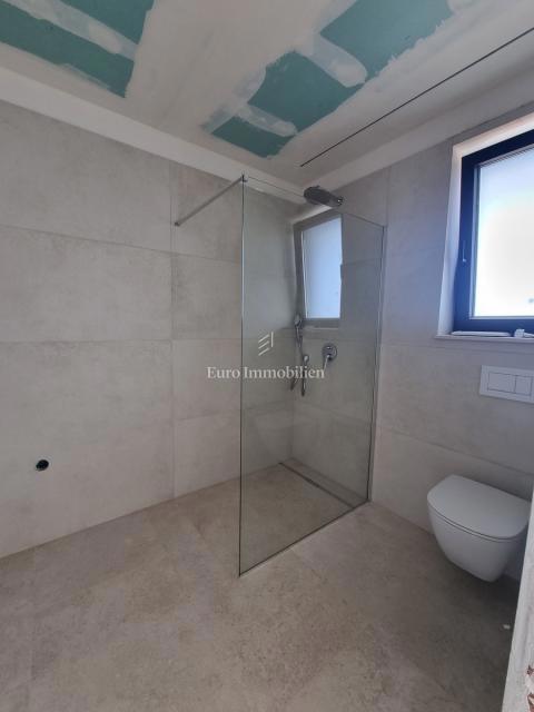 DINTORNI DI PARENZO - Villa moderna con terrazza panoramica, vista mare