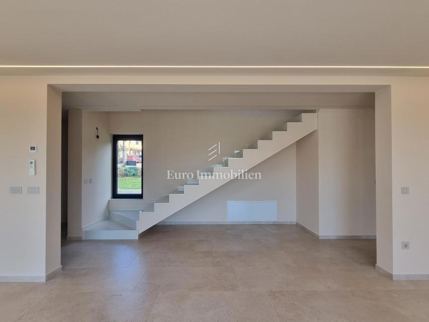 DINTORNI DI PARENZO - Villa moderna con terrazza panoramica, vista mare